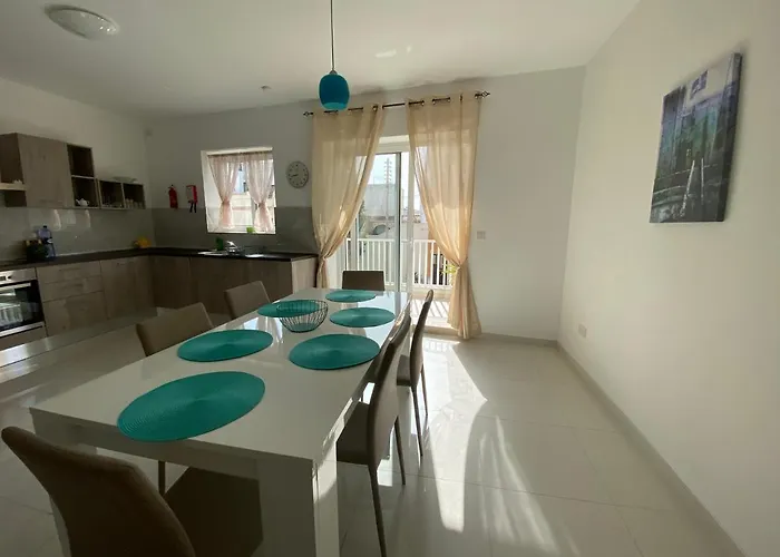 Sunshine Apartments Mellieha - Modern Three Bedroom Apartment - Apt No 2