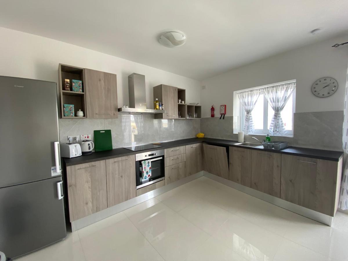 Apartment Sunshine - Modern Three Bedroom - No 2 Mellieha